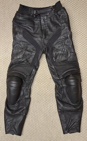Töff Lederhose Marke IXS Grösse 52 / XL