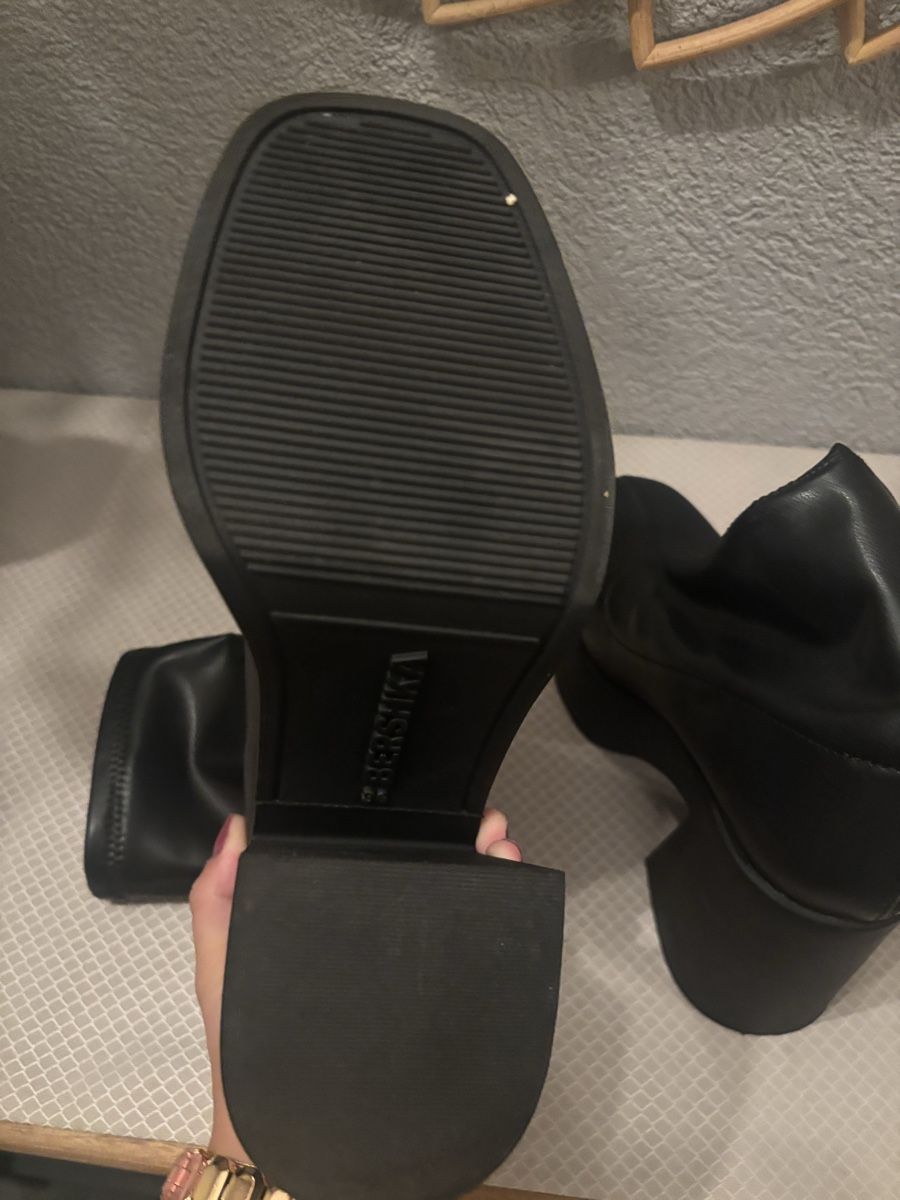 Bershka Damenschuhe: Botte à vendre – Neu (gemäss Beschreibung) aus Sonceboz-Sombeval von Luna_p1414 3