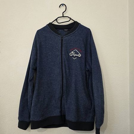 Pull à zip bleu foncé