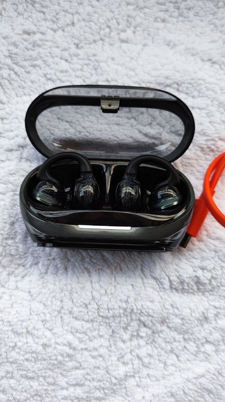JBL Casques audio: JBL BY HARMAN Soundgear Clips Bluetooth Kopfhörer  – D'occasion à Zollikofen par zar_j67f 2