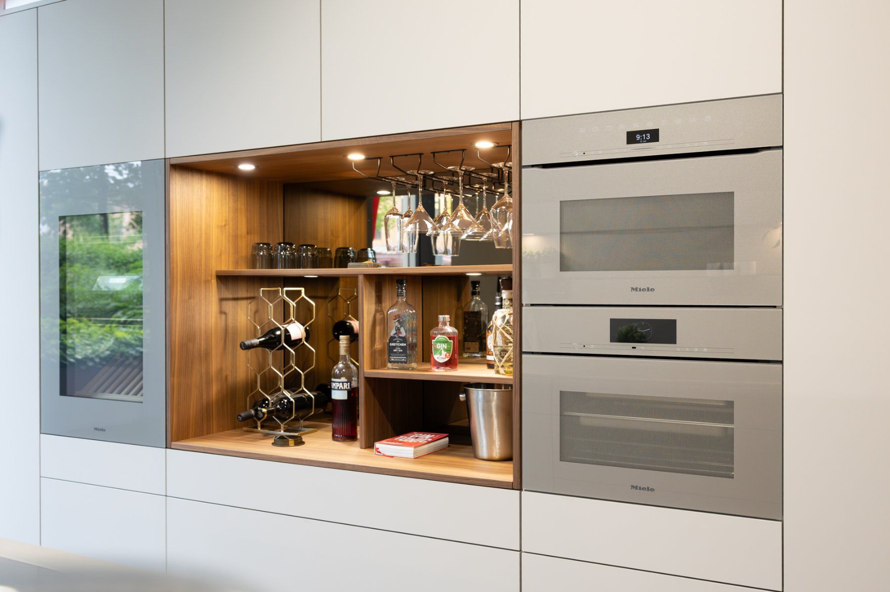 Cucine complete: Veriset Ausstellungsküche Grifflos mit Servodrive – Usato da Pratteln venduto da Veriset_NORD 1