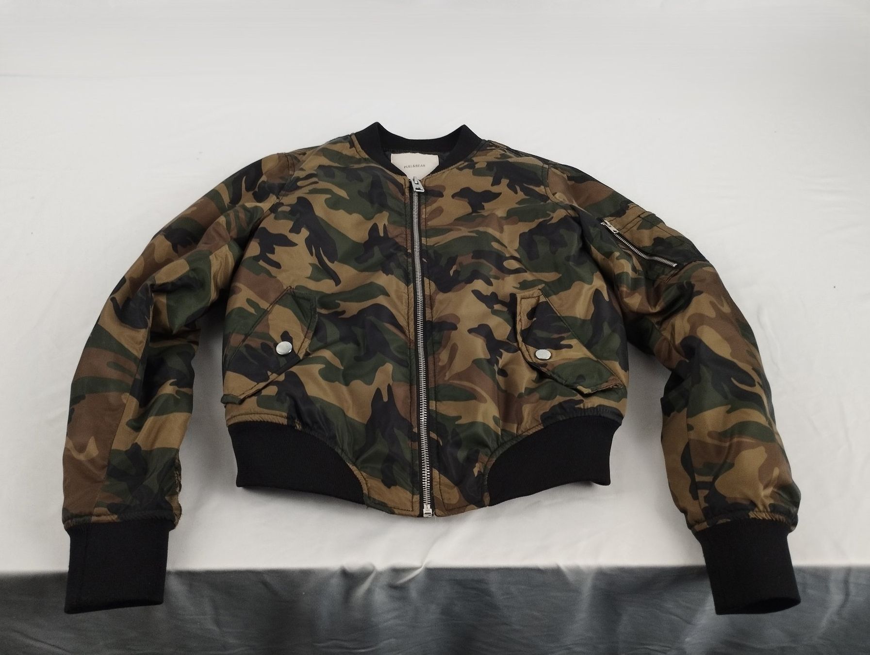 Pull&Bear Jacken: PULL & BEAR Bomberjacke Gr. S – Gebraucht aus Schübelbach von Restwert_Schubelbach