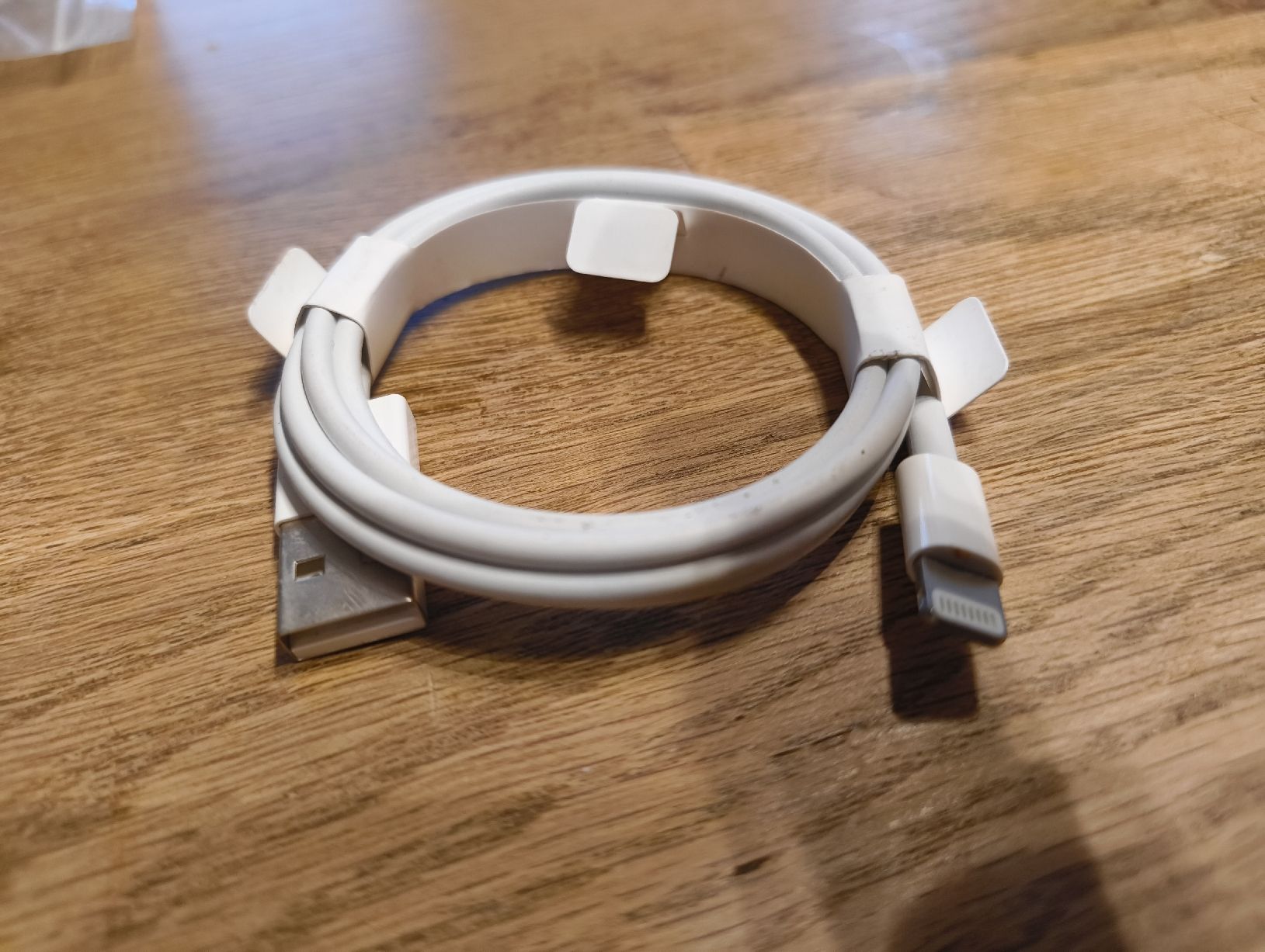 Apple Cavi: Original Apple Kabel USB -C auf Lightning – Nuovo (secondo la descrizione) da Kyburg venduto da mir_8b67 1