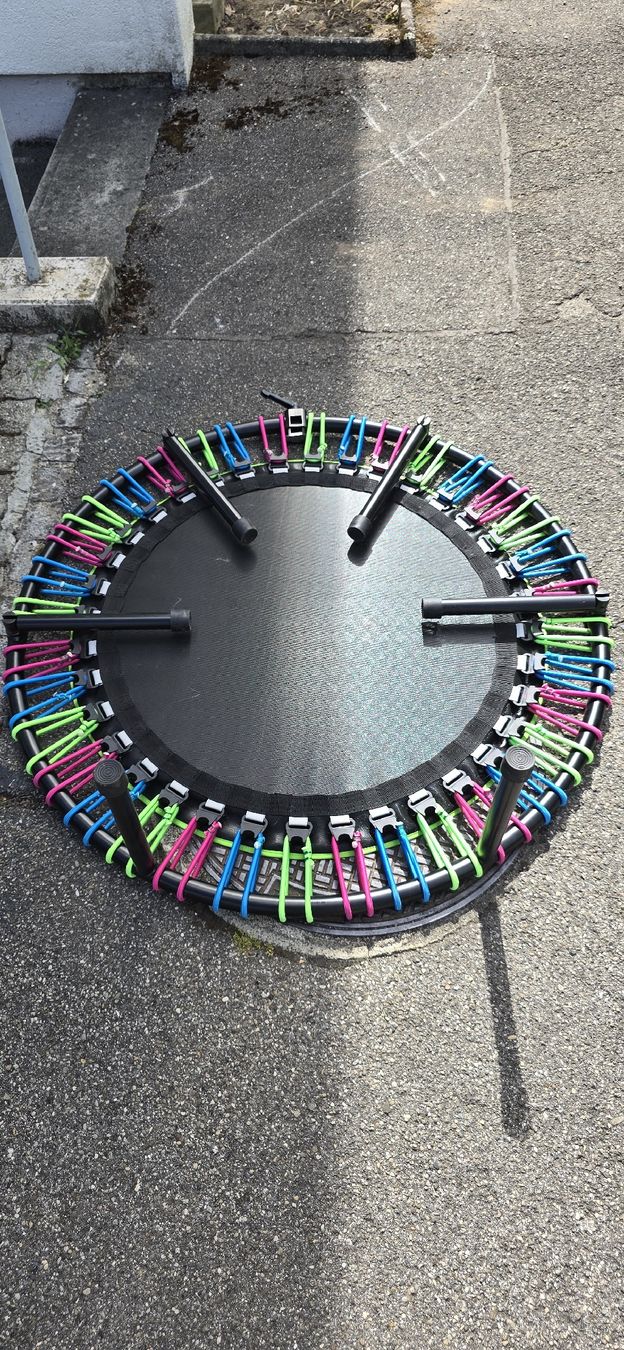 Bellicon Trampolini: bellicon Trampolin 112cm, Klappbeine & T-Bar – Usato da Bellach venduto da Lorrgash 3