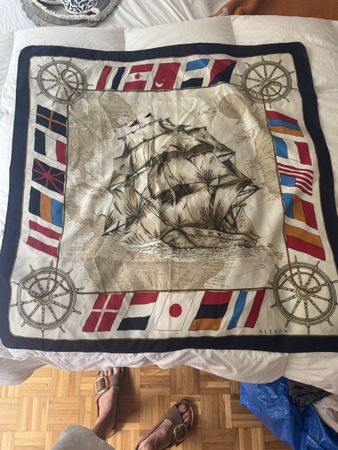 Écharpe vintage carrée en soie, motif bateau et drapeaux
