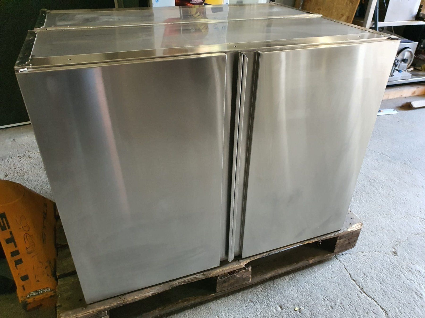Cucine complete: Wandschrank #241 – Usato da Wuppenau venduto da Gastro-Wuppenau