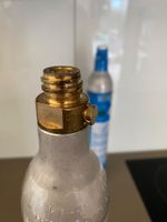 Zwei Sodastream Zylinder blau (Schraubsystem), einer neu