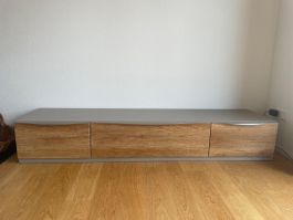 Sideboard aus Holz (Farbe: Taupe und Holz)