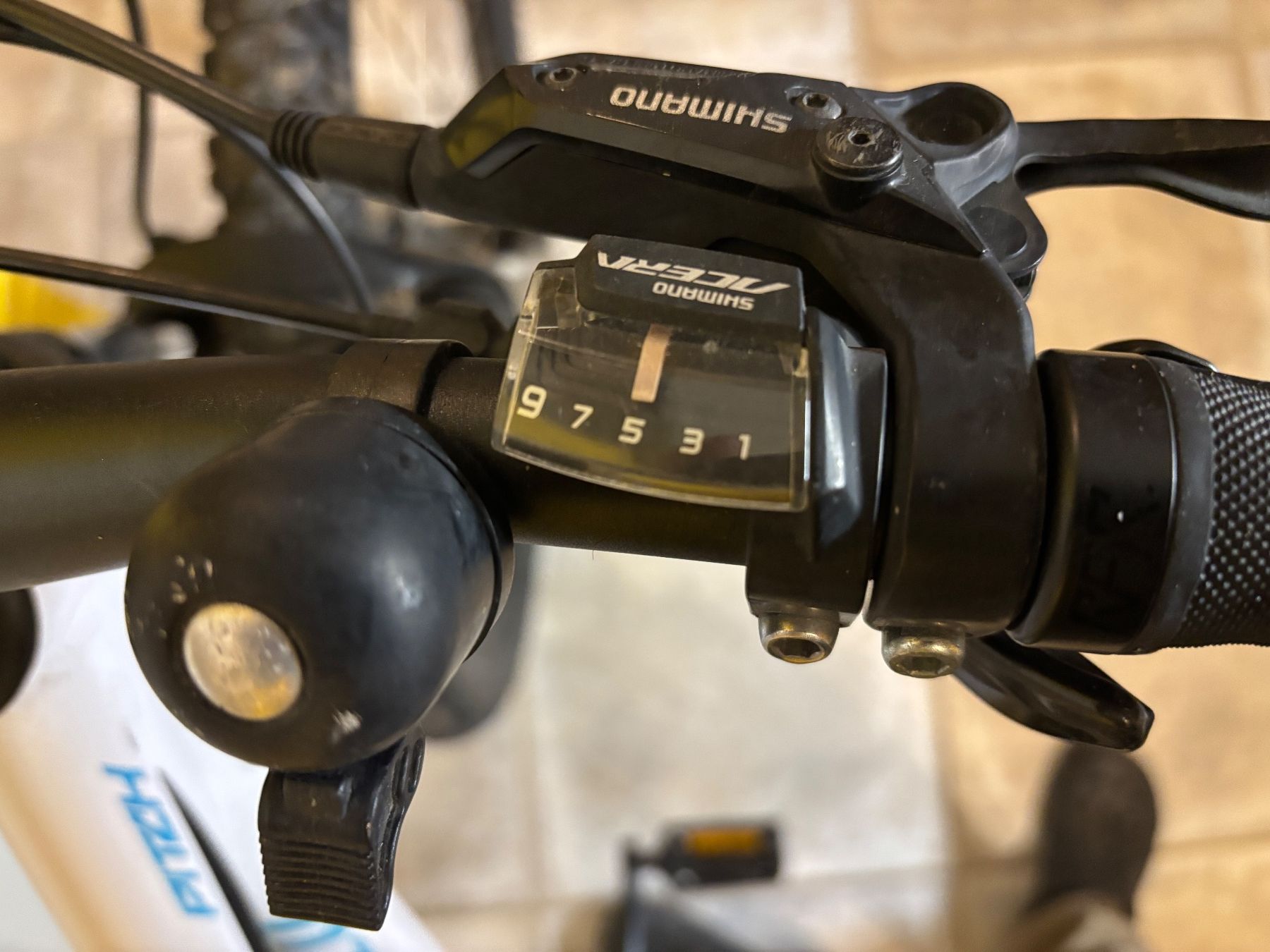 Specialized Velos: Specialized Pitch Comp 27.5 Zoll, in weiss – Gebraucht aus Stäfa von Talaso 2
