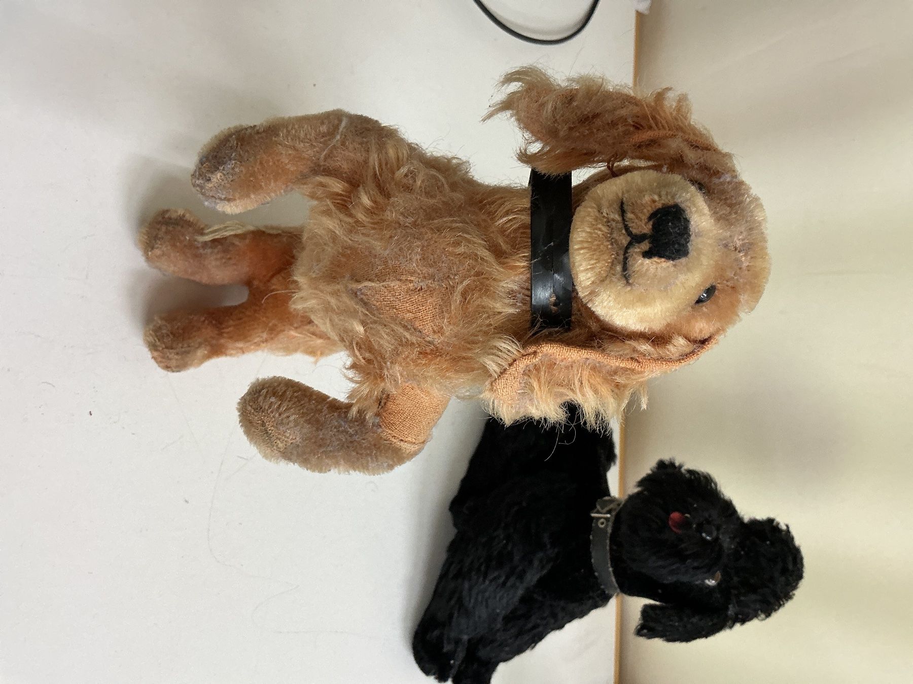 Spielzeuge: Antike Stofftiere Hunde – Gebraucht aus Bern von vielerart 3
