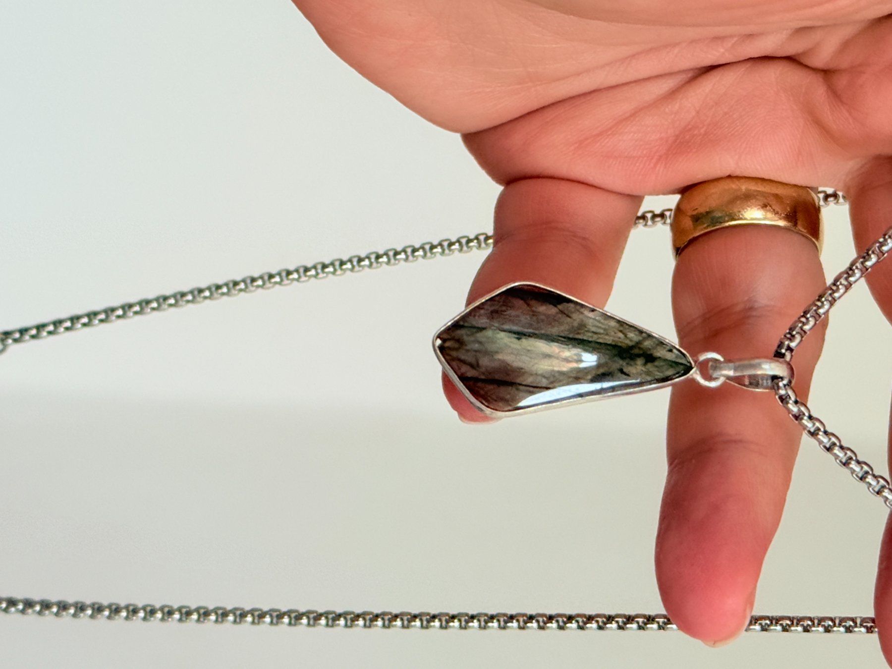 Catenine: Labradorite necklace – Nuovo e nell'imballaggio originale da Genève venduto da AGBERG 1