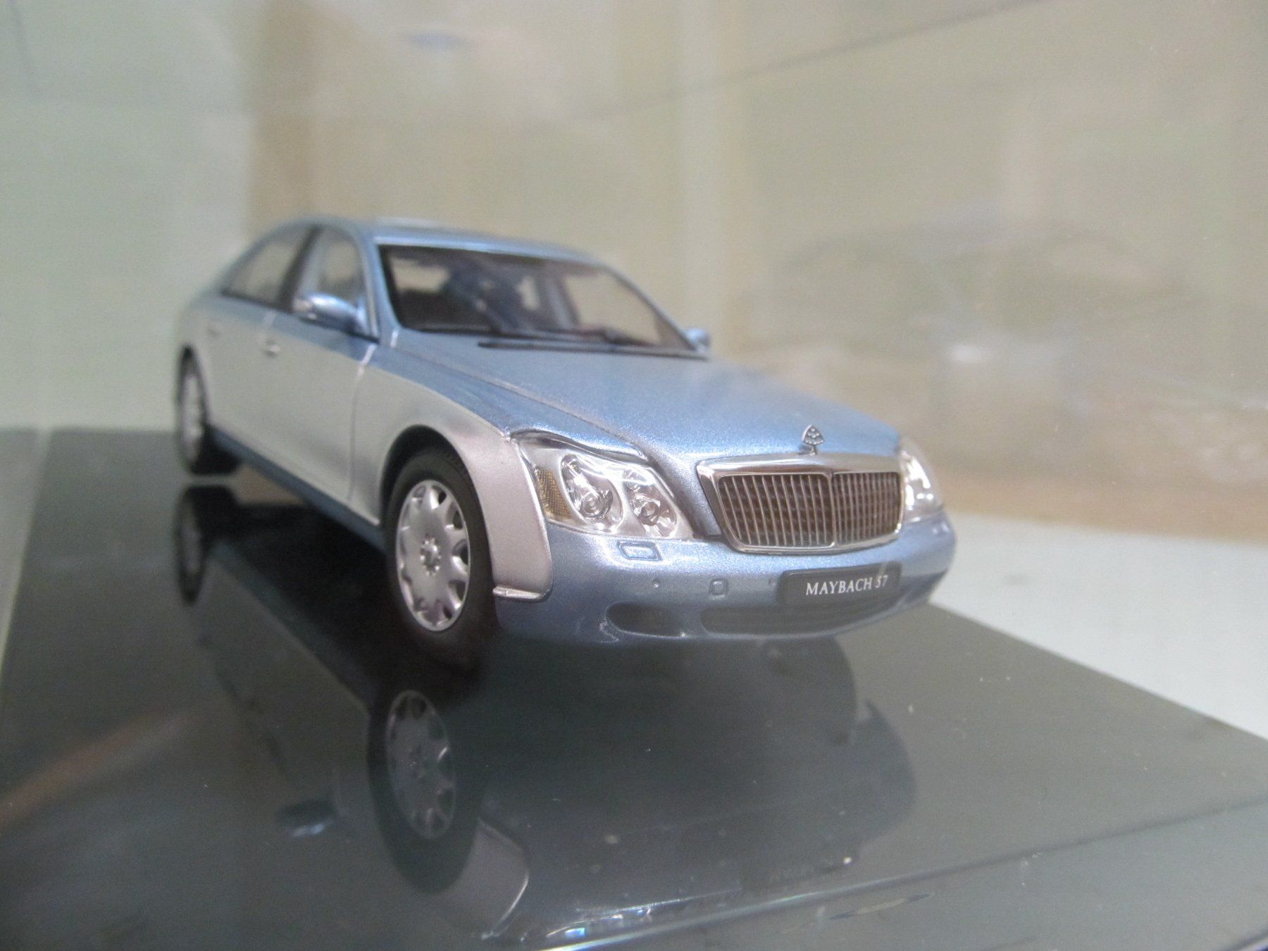 Autoart Modellini d'auto: MAYBACH 57  AUTOART  1:43 – Nuovo (secondo la descrizione) da Grueningen venduto da malamut56 1