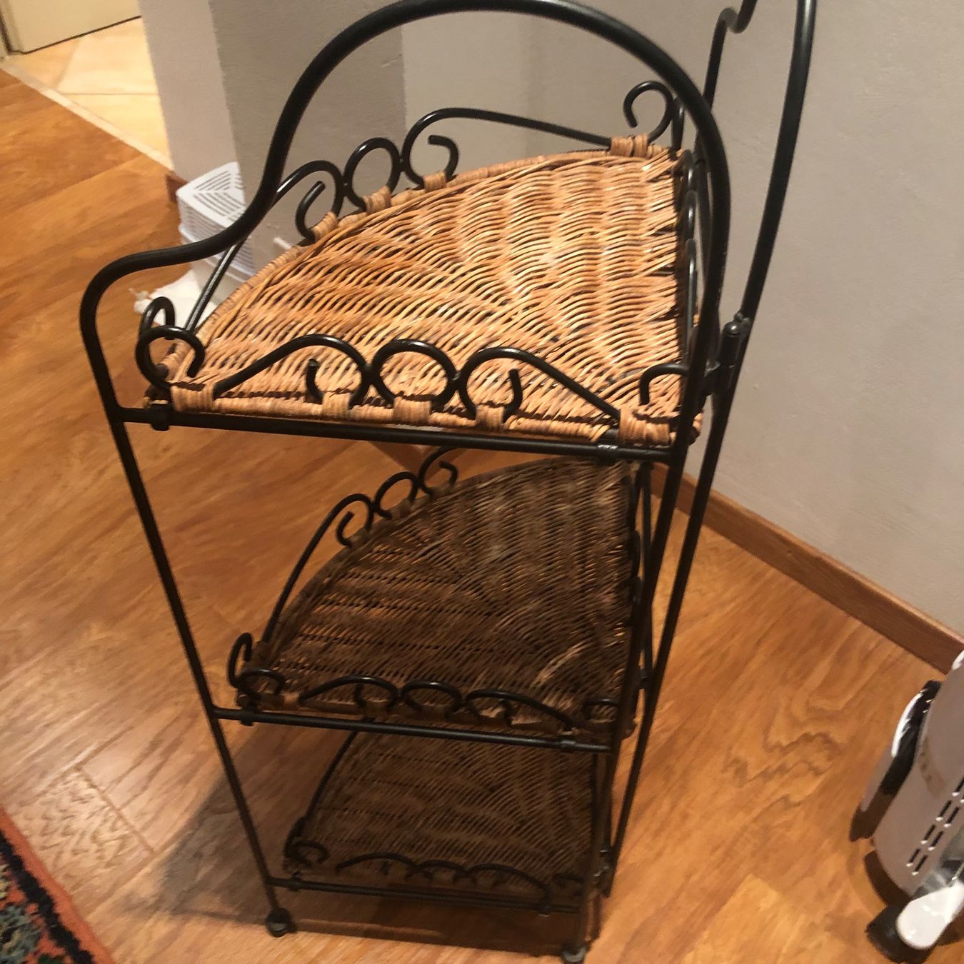 Regale: Etagère d'angle vintage en osier et fer forgé – Gebraucht aus thonex von begochiqui 4