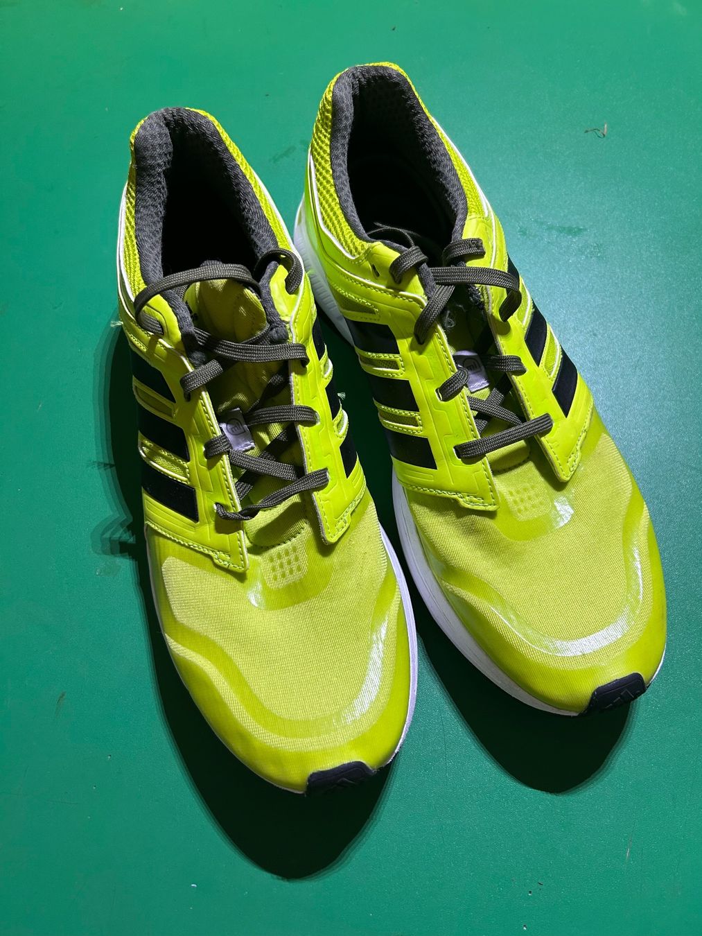 Adidas Scarpe da uomo: Adidas Hallenschuh 45 – Usato da Volketswil venduto da Leng0