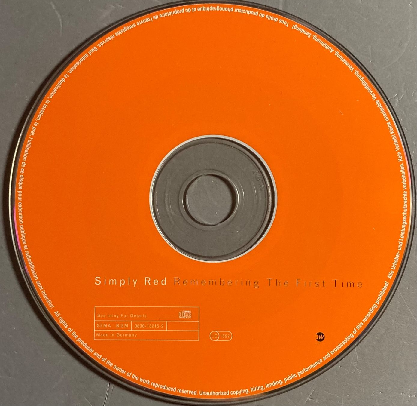 CD: SIMPLY RED - REMEMBERING THE FIRST TIME – Usato da Poliez-Pittet venduto da Newtown-Records 1