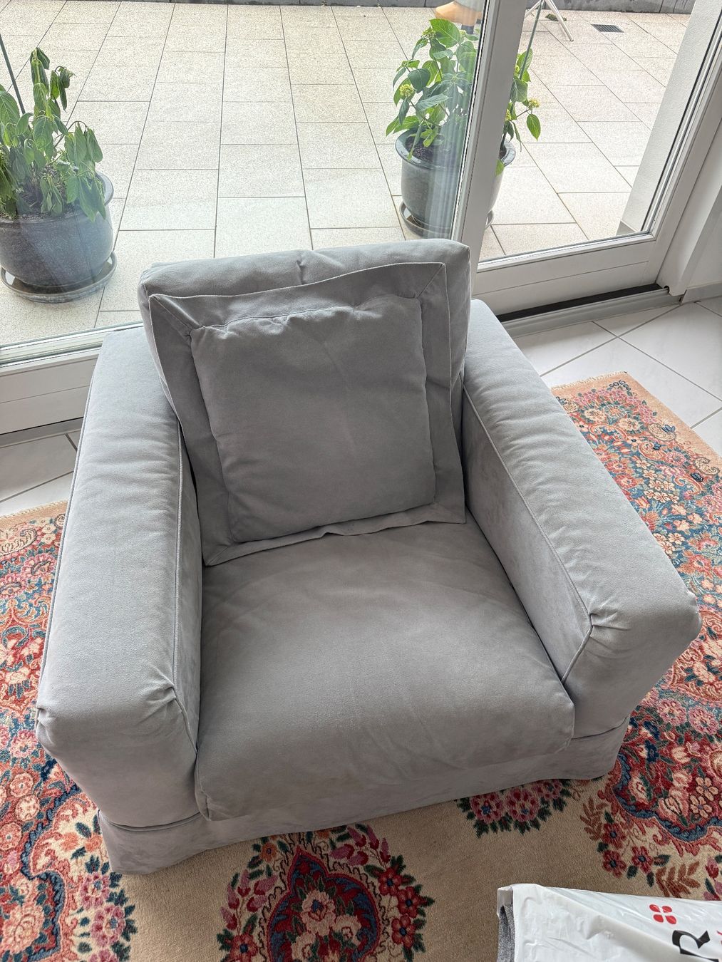 Divani: Gemütliches hellgraues Sofa Alcantara. – Usato da Schindellegi venduto da Haru5 2