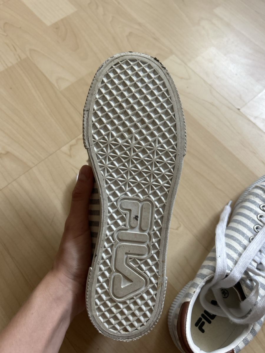 Fila Chaussures hommes: Fila Sneaker gestreift Grösse 38 gebraucht – D'occasion à Bremgarten b. Bern par lisapisa44 2