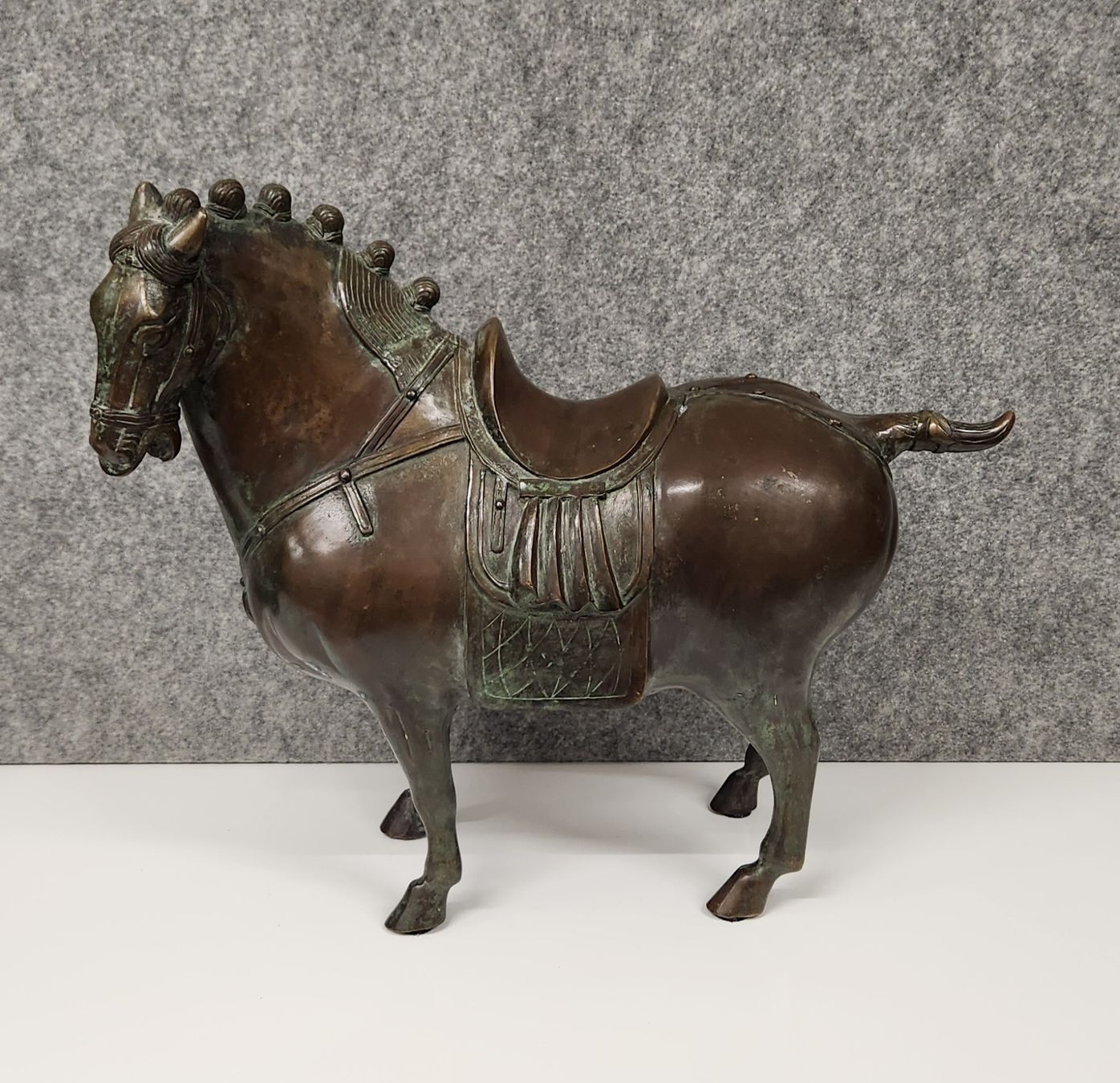 Statuette: Chinesisches Ming Pferd 3/6 – Usato da Wollerau venduto da CH8832