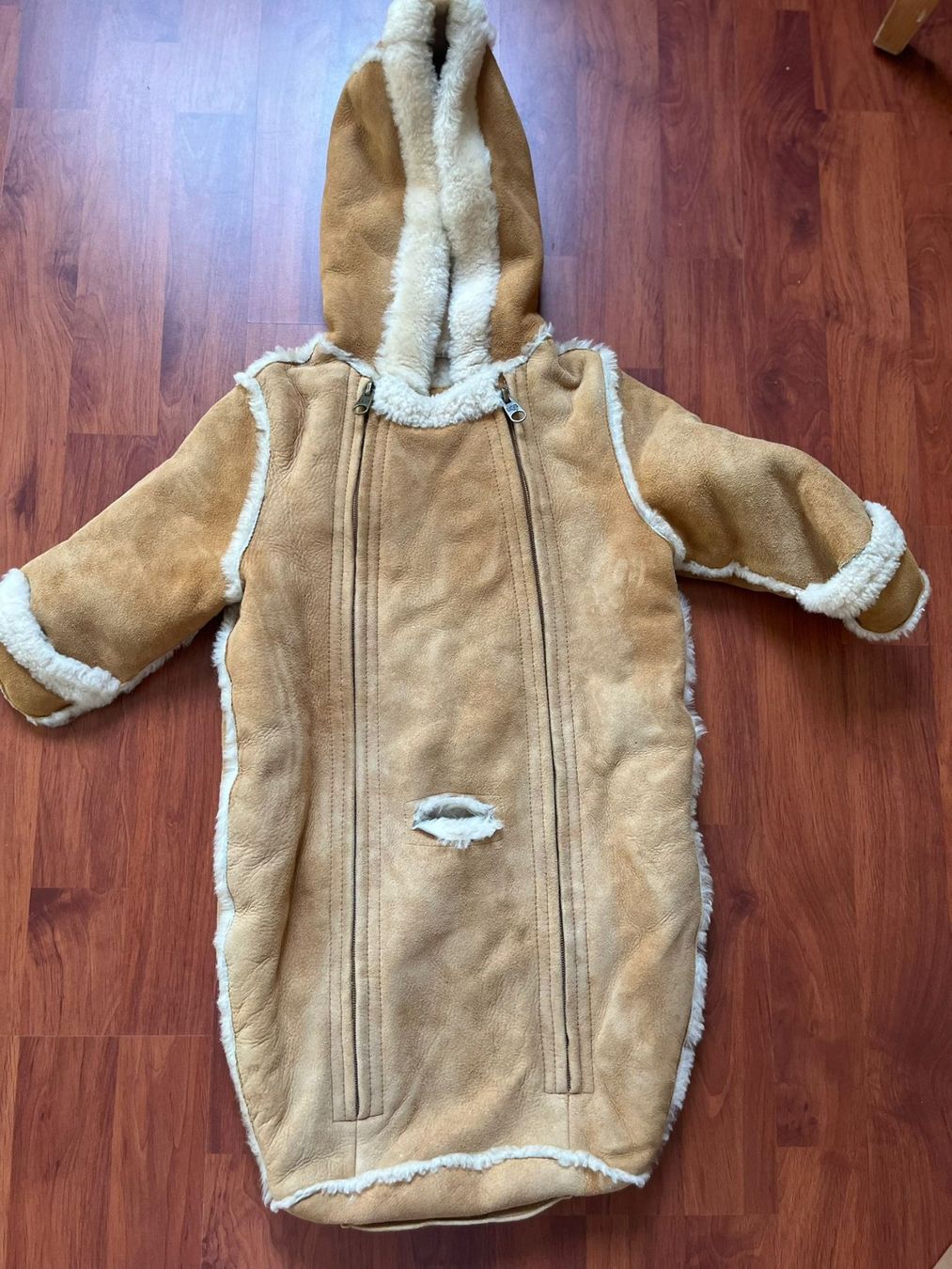 Completi: UGG Australia Winter Overall, Warm und Weich – Usato da Bottmingen venduto da lohner