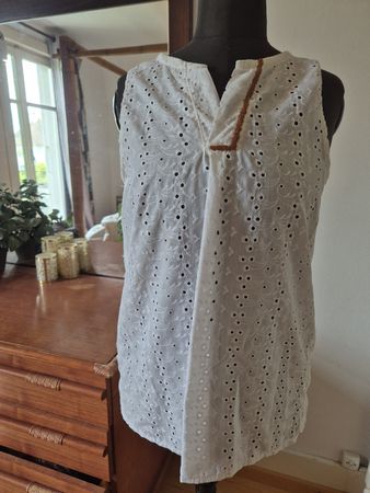 Top blanc ajouré, style bohème, taille M, parfait été