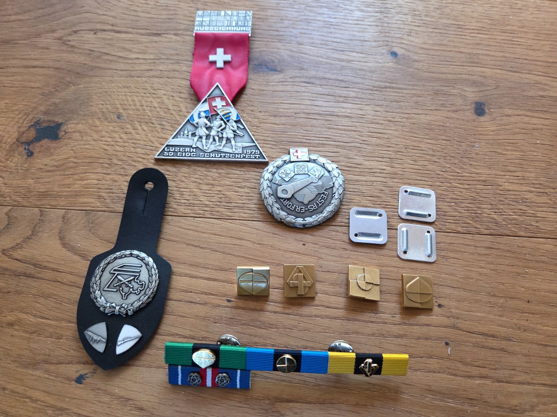 Schweizer Armee Toppe: Schweizer Armee Abzeichen *Original* – Usato da frümsen venduto da Sailem 1