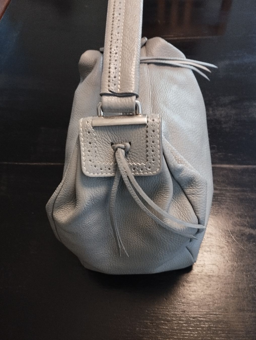 Borse da donna: Neuwertige Leder - Handtasche, hellgrau  – Usato da Neu St. Johann venduto da seerose63 1