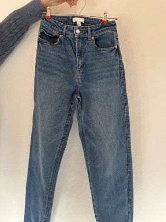 Jean H&M Taille 36, parfait pour la saison! Comme neuf