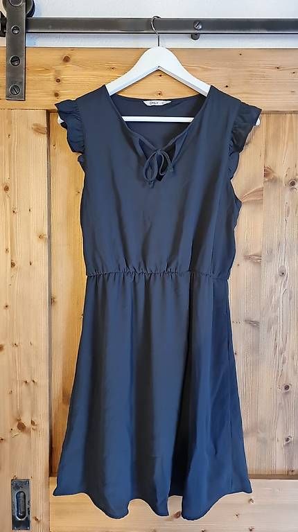 Robes: Damenkleid anthrazit Gr. 36 – D'occasion à La Heutte par tau_5vvl