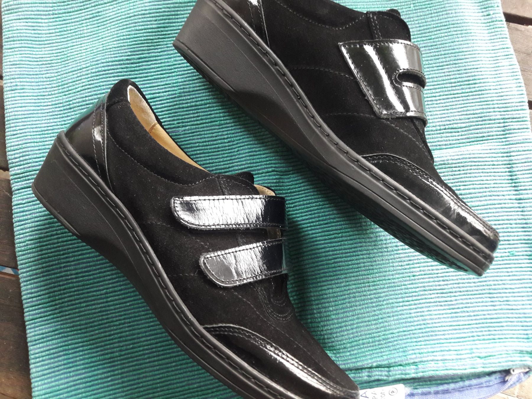 Scarpe da donna: SCHUHE - 39 - LEDER - AIRSOFT COMFORT + -Schwarz – Usato da Luzern venduto da miocarobabbonetoscan 2