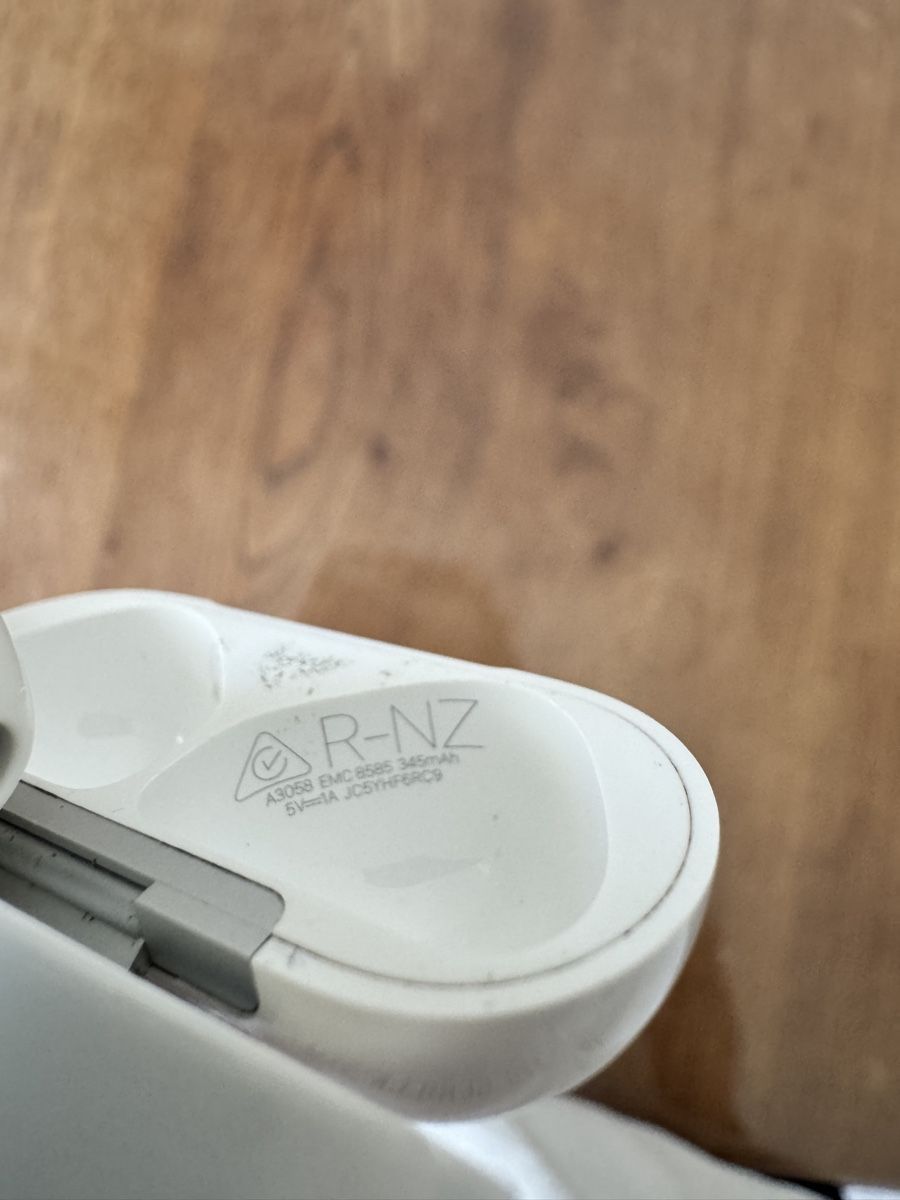 Apple Cuffie: AirPods 3 mit Ladecase gebraucht – Usato da Dietikon venduto da Leodnd 5