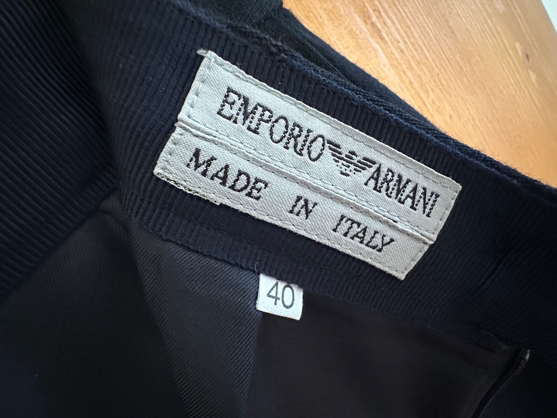 Armani Gonne: EMPORIO ARMANI Rock  / 34 – Usato da Gersau venduto da Sidharta7 1