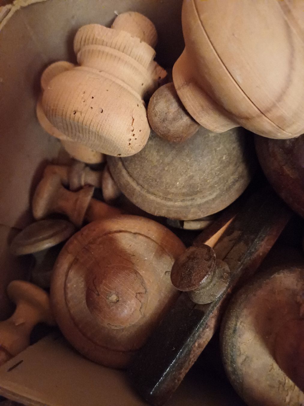 Articoli in legno: Gedrechselte Teile aus Holz – Usato da Embrach venduto da Olympia52 9