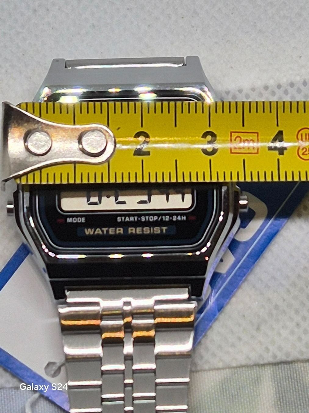 Casio Orologi: Casio A159W Digitaluhr, Neu, Silber – Nuovo e nell'imballaggio originale da Losone venduto da bal_gfp6 7