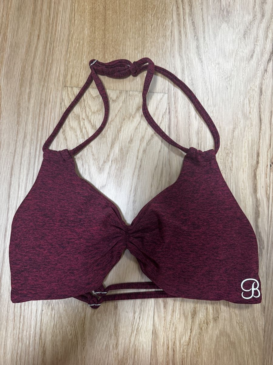 Top: Bombshell sport bra size M – Nuovo (secondo la descrizione) da Luzern venduto da fiona.1013 1