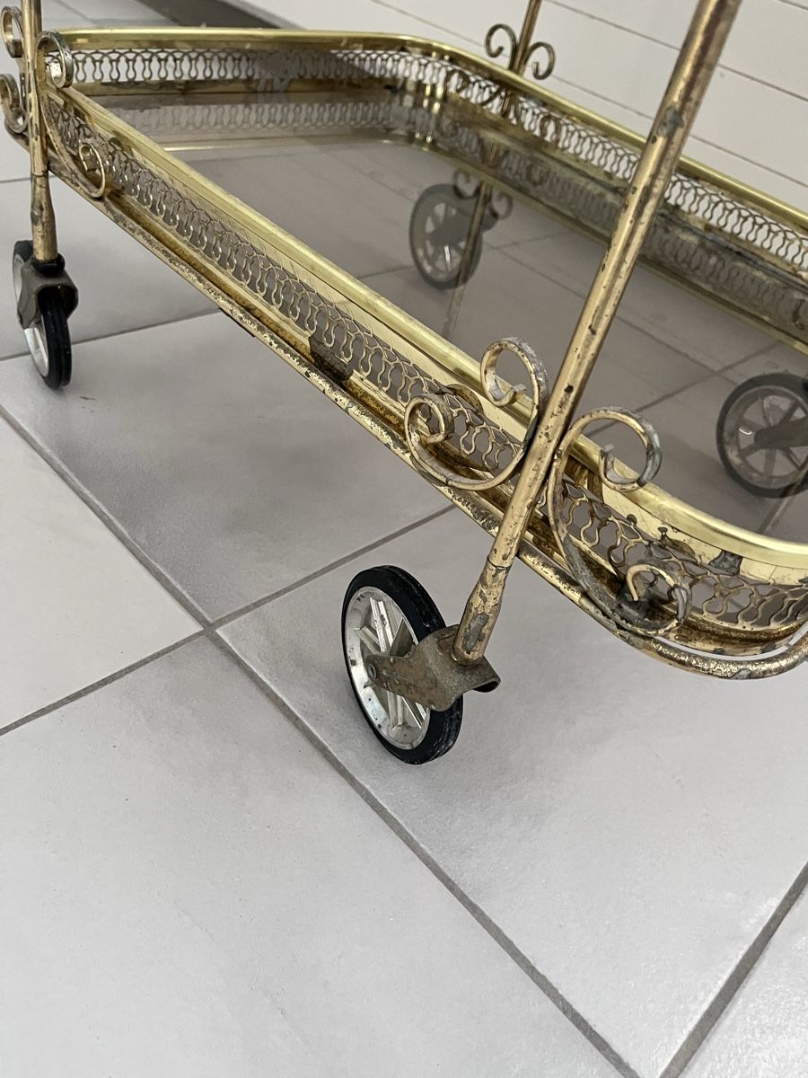Toutes les décorations: Servierwagen antik  – D'occasion à Hinwil par dire07 3