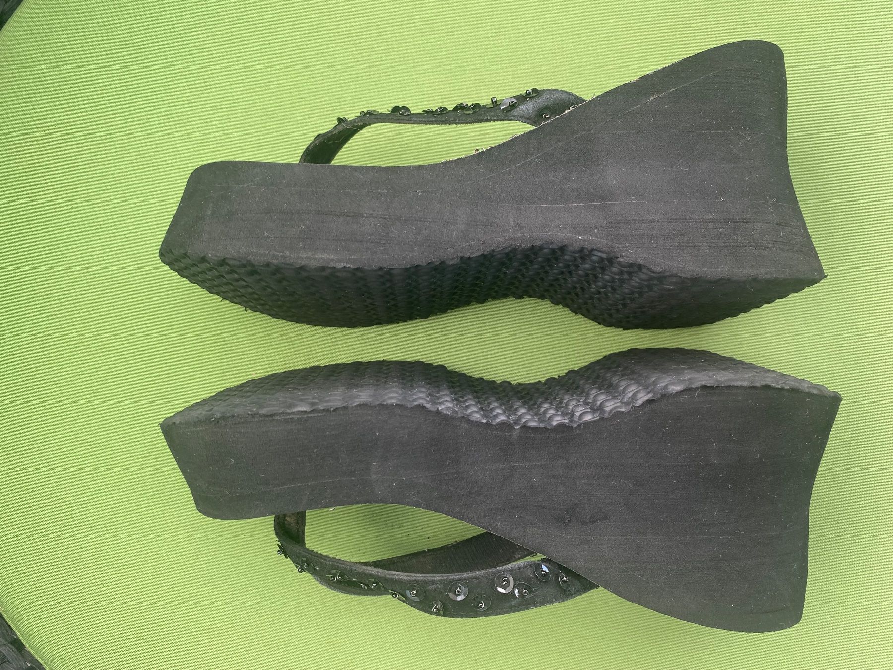 Scarpe da donna: SUMMERTIME - stylische Flip-Flops mit Décor, nero, 40 – Usato da Winkel venduto da ferrari2022 6