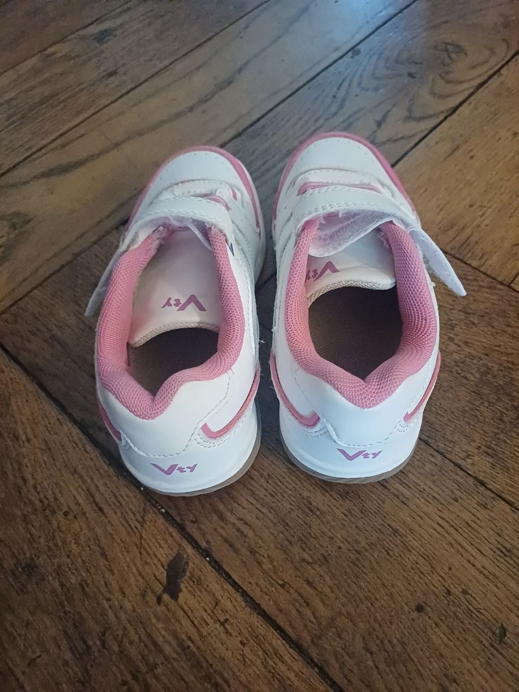Scarpe per ragazze: Turnschuhe Grösse 29 von Vty – Nuovo (secondo la descrizione) da Schönenwerd venduto da pomodor 2