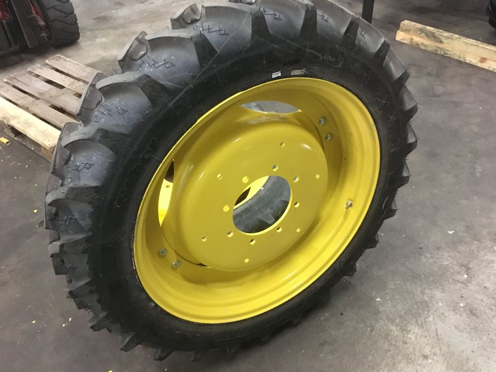 John Deere 5R-USA Komplett Räder vorne (Neu (gemäss Beschreibung)) in ...