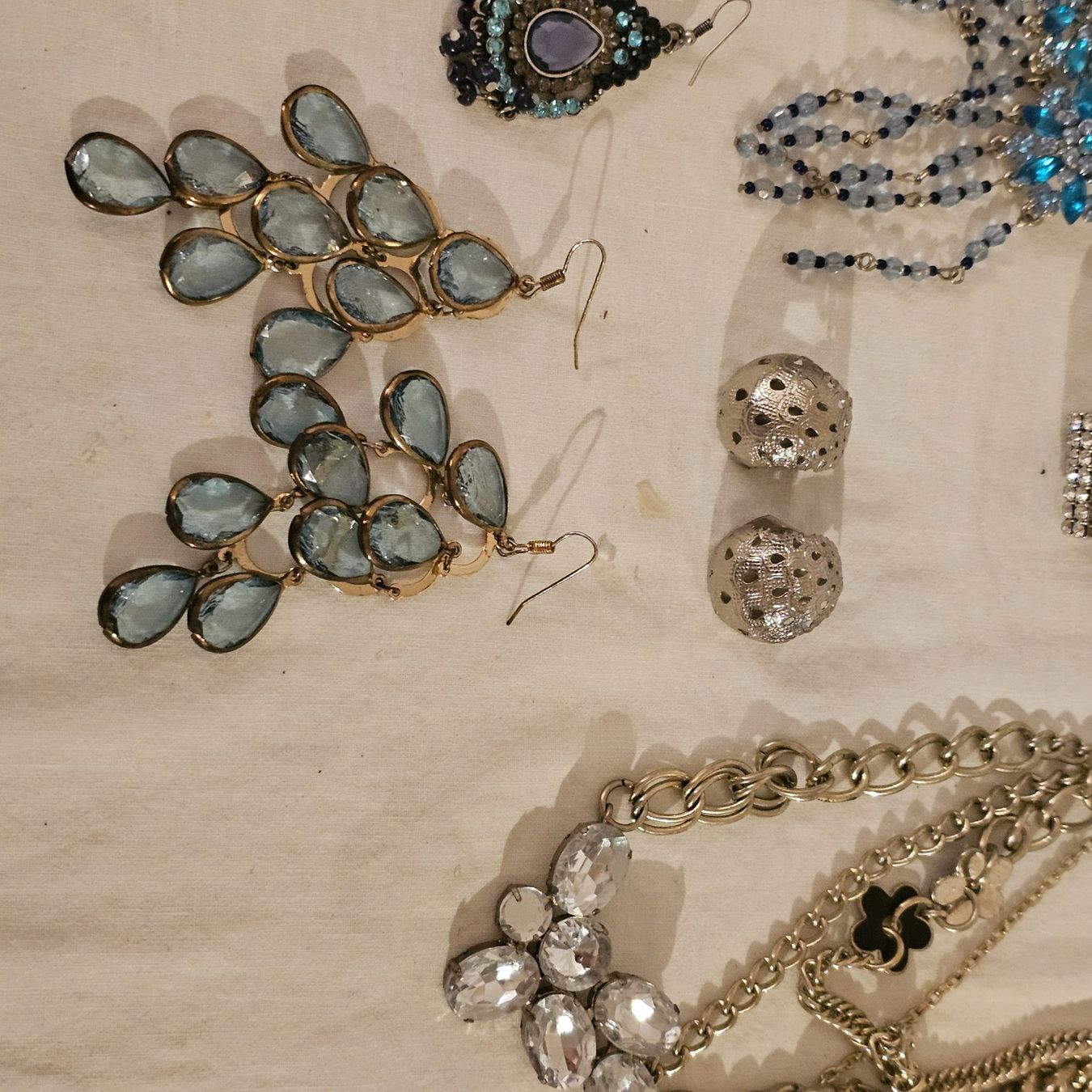 Altri gioielli: Grosses  schönes schmuck lot Endet – Nuovo (secondo la descrizione) da wolfhalden venduto da 46464646 7