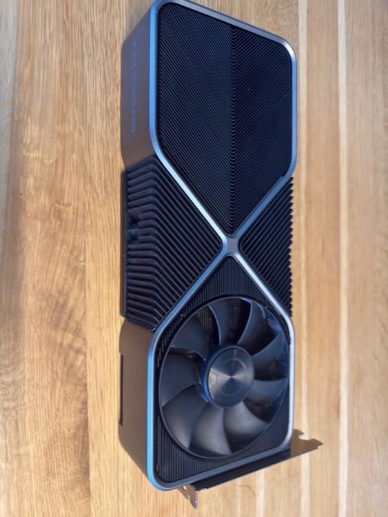 NVIDIA RTX 3090 24GB Founders Edition – Sehr guter Zustand (Gebraucht ...