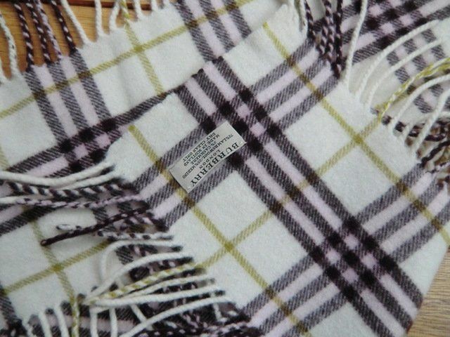 Burberry Foulards, Tücher & Schals: BURBERRY Châle long en laine – Gebraucht aus Zürich von Libraco 1