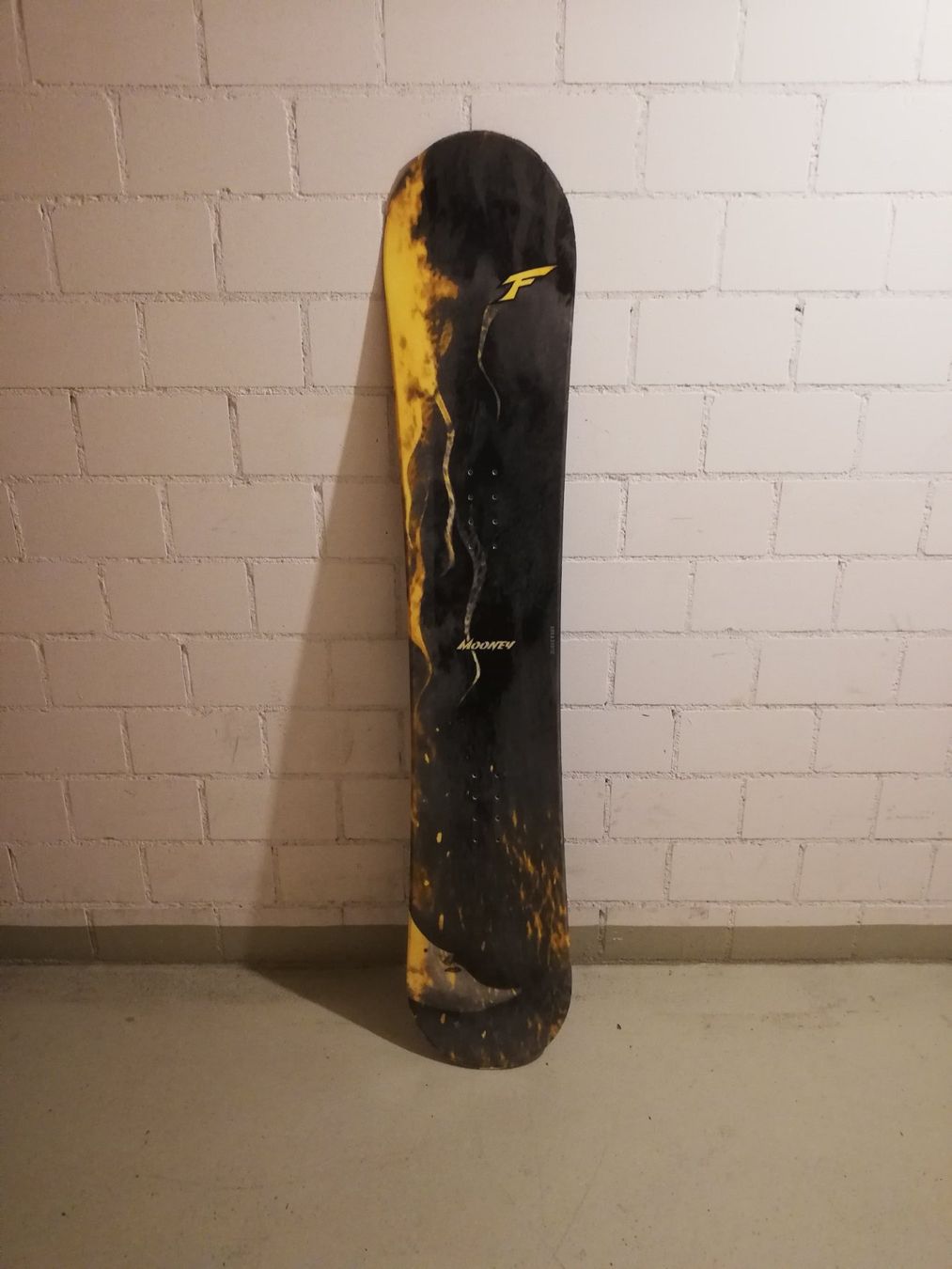Board: Snowboard Mooney 157 cm – Usato da Rothrist venduto da GIWALD