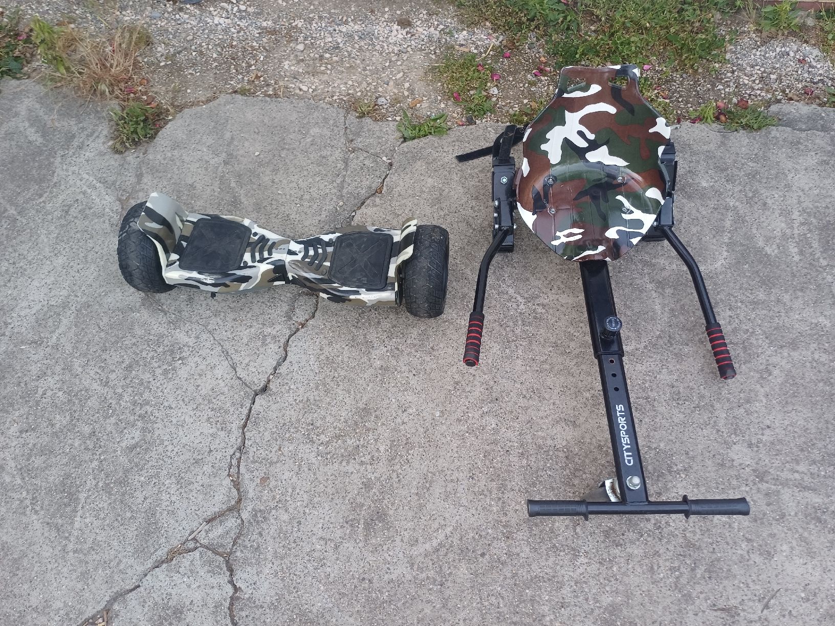 Hoverboard: Hoverboard mit Go-Kart Aufsatz Tarnmuster – Difettoso da Wangenried venduto da Recycler94