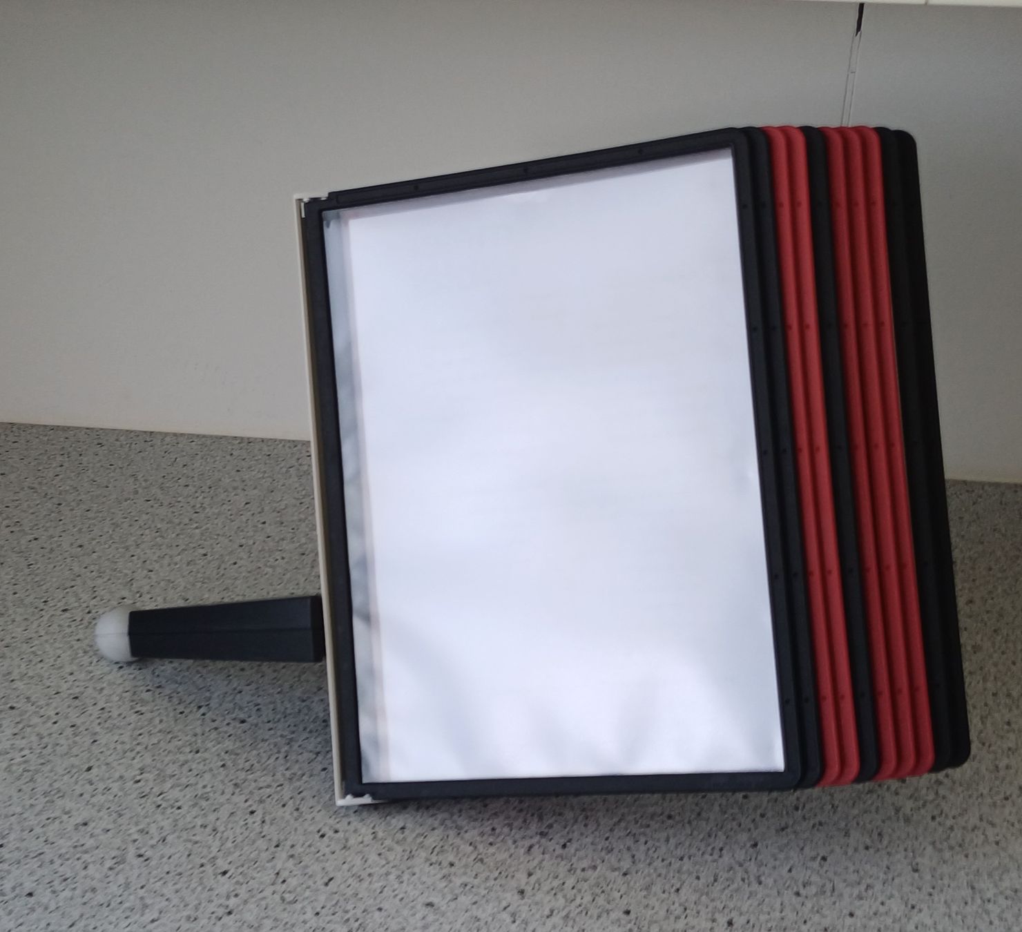 Sonstige Dekorationen & Accessoires: Durable Display Board mit 10 Fachkartenhalter und Standfuss – Neu (gemäss Beschreibung) aus Alpnach Dorf von jkp_k62jg 1