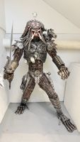 Predator-Figur aus Metall und Autoteilen zu verkaufen