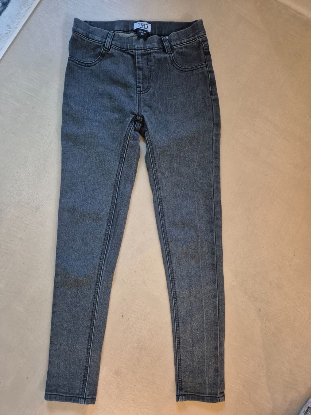 Pantaloni: Jeggins dunkelgrau Gr. 152 – Usato da Dietikon venduto da grafad