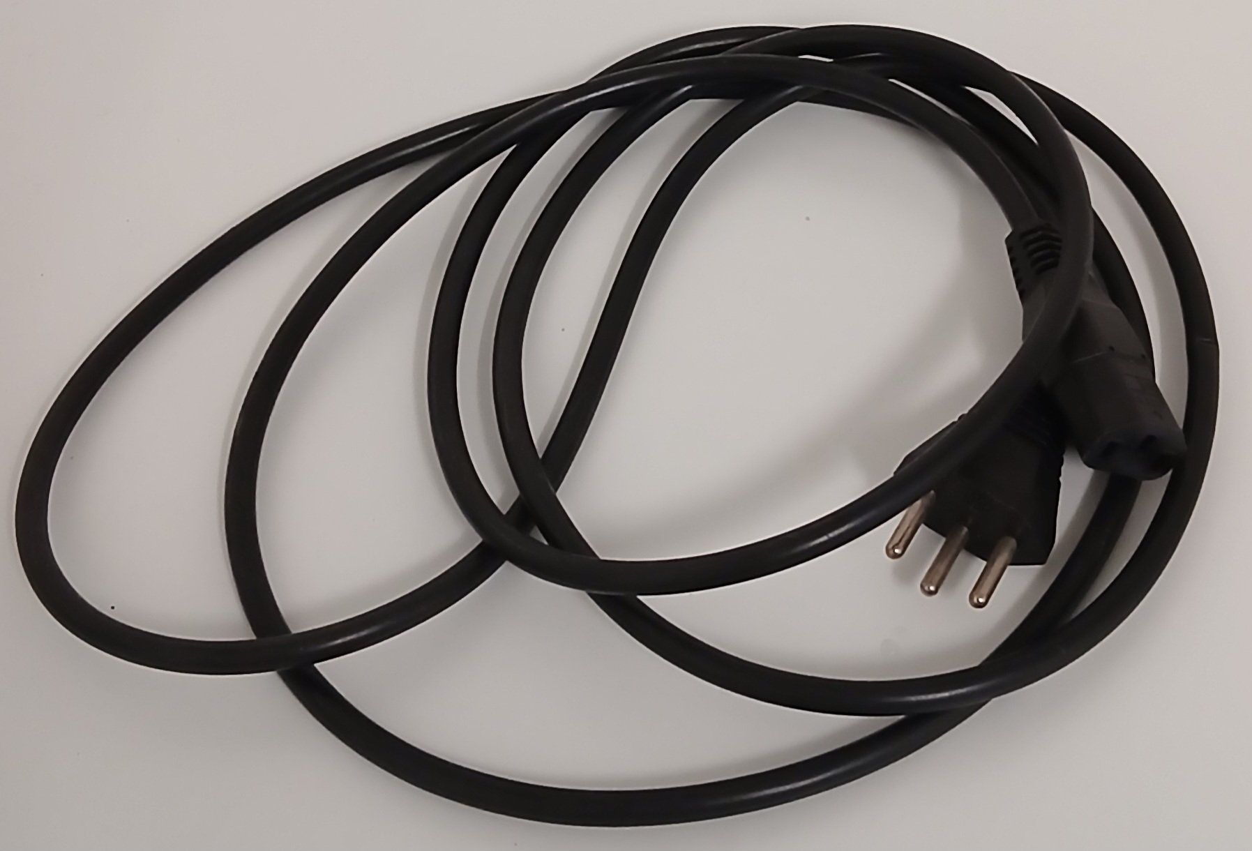 Kabel: Netzkabel CH-Stecker Kaltgerätestecker – Gebraucht aus Sissach von mar_xc7r