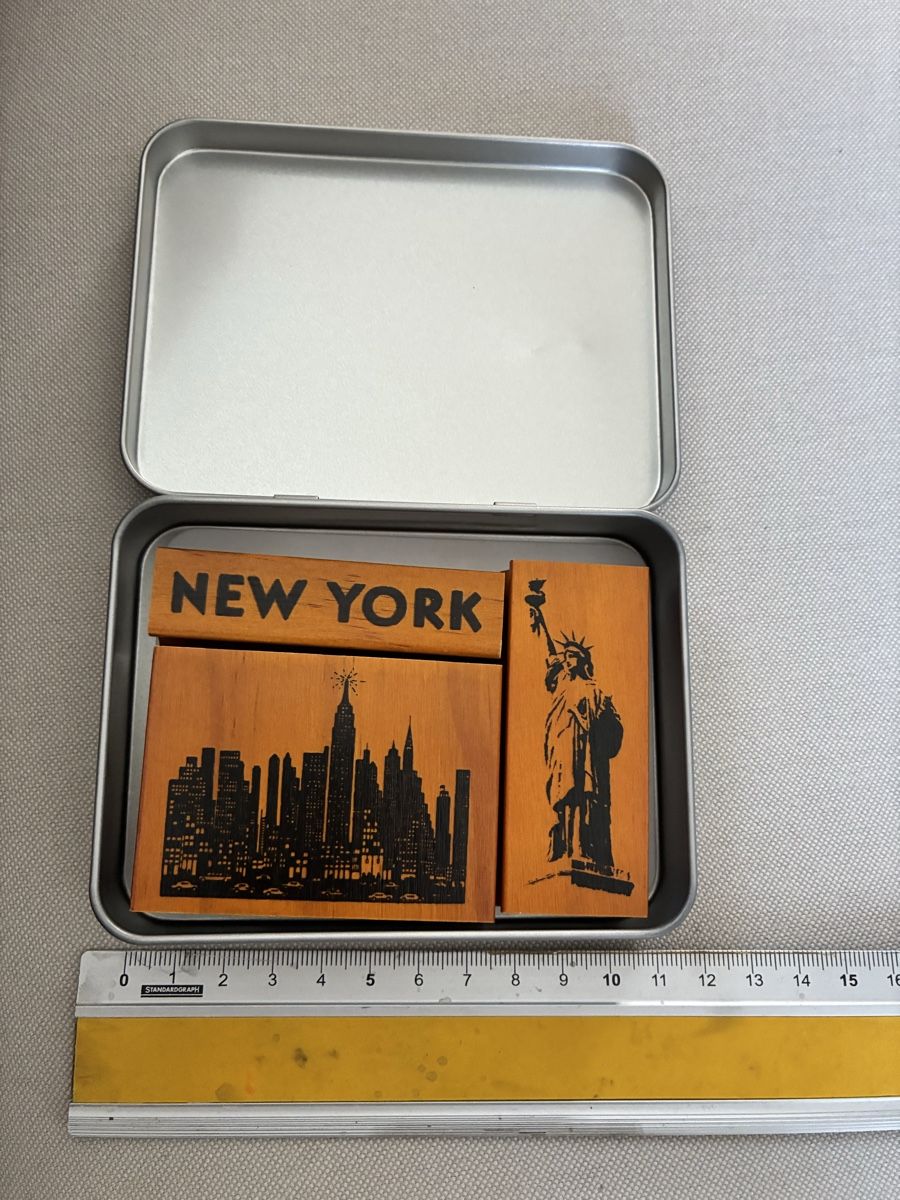 Timbri: Motivstempel New York in Blechdose – Usato da Mettmenstetten venduto da Tina_s 1
