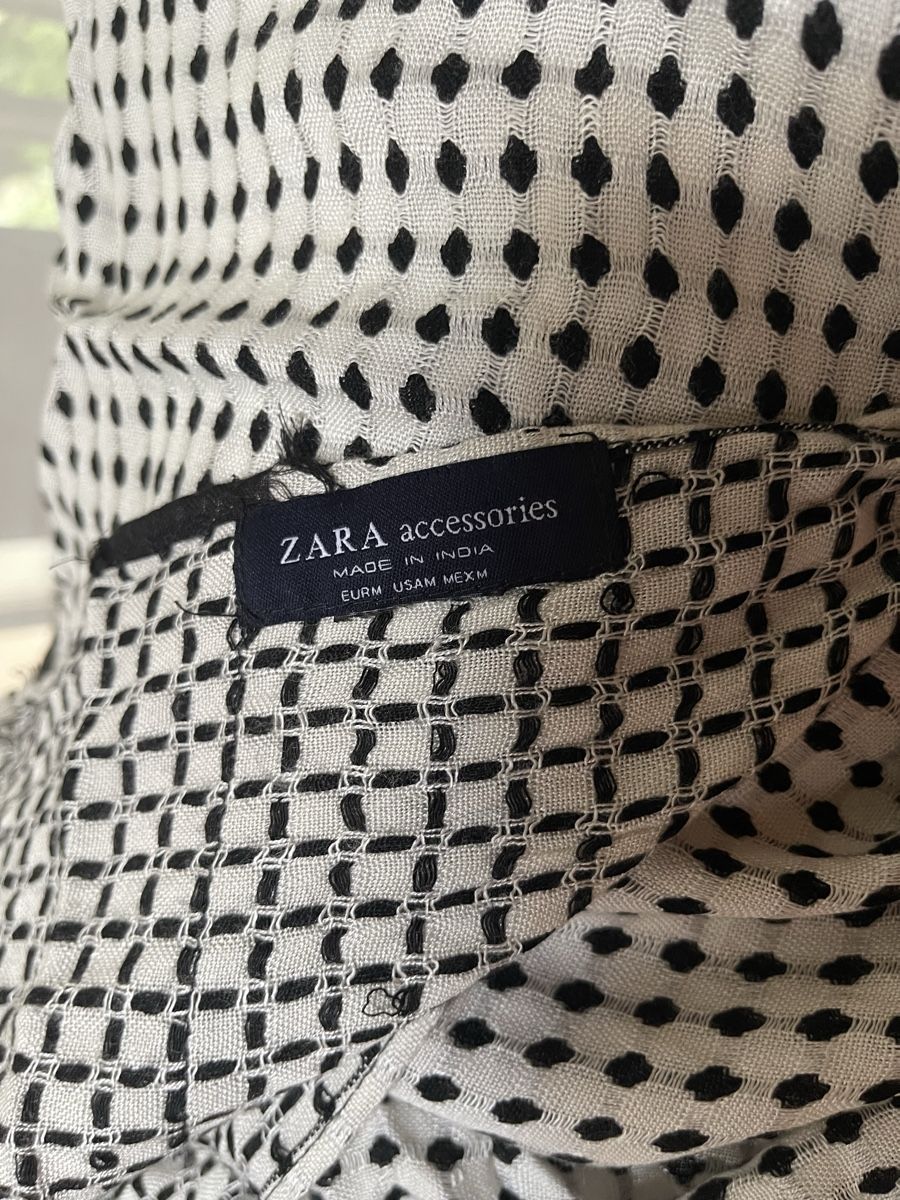 Zara Foulard & Sciarpe: ZARA Accessoires Schal – Usato da Läufelfingen venduto da B_C_Sch. 1