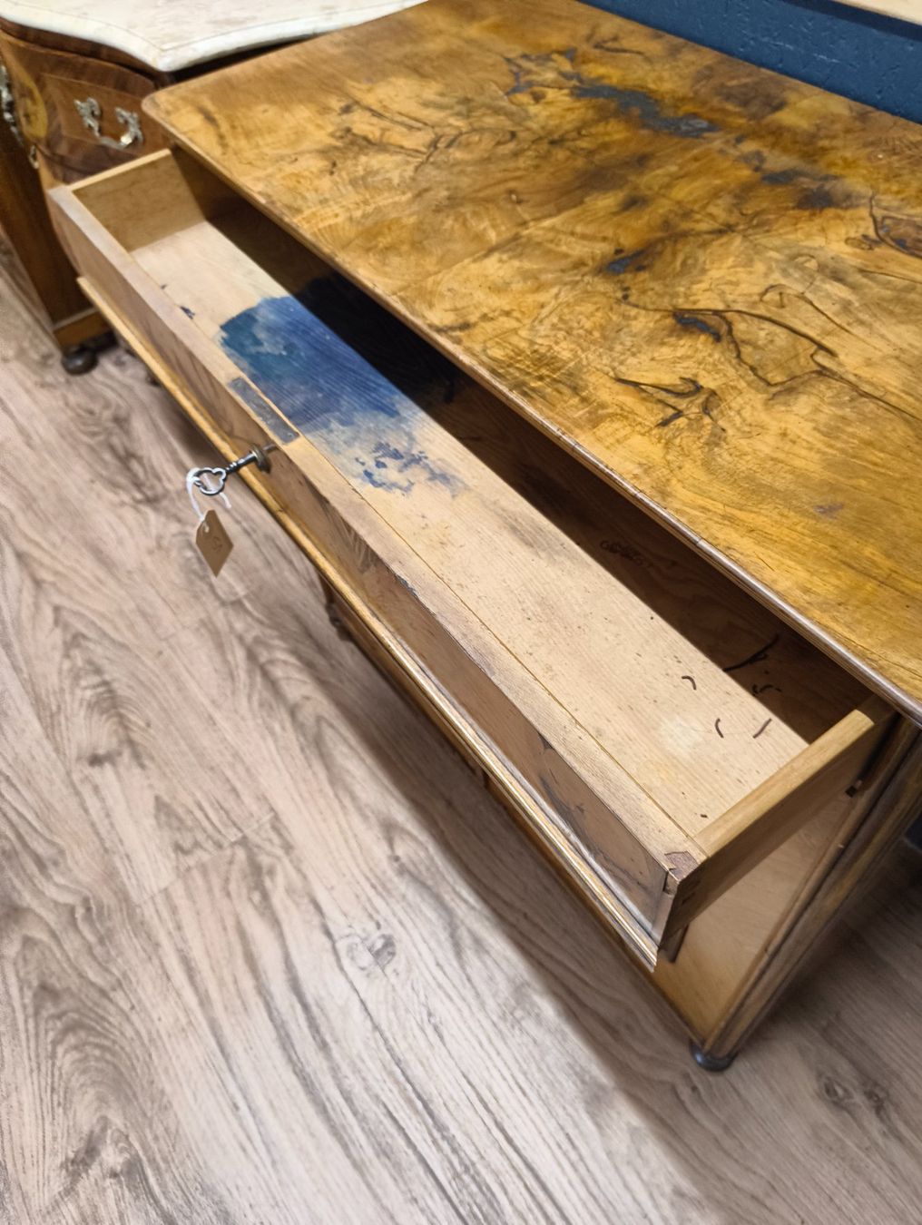 Commodes: Kommode mit diversen Masserungen – D'occasion à Basel par bk_brockibasel 4